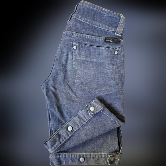 Low rise Jean shorts - Picture 4 of 5